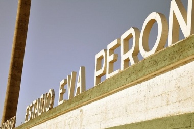 Arata impulsa por ley la restitución del busto de Eva Perón en el club Sarmiento