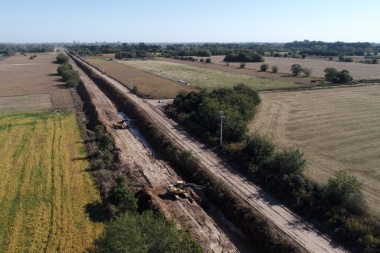 En "modo campaña", Petrecca recorre el último tramo del Desagüe Pluvial Norte