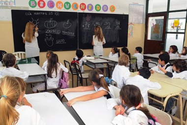 El Gobierno bonaerense adelanta el pago de cláusula gatillo para los docentes