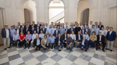 Kicillof e intendentes de Juntos por el Cambio se reunieron en el marco del debate por la ley impositiva