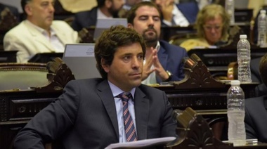 De Luca plantea contar con un bloque monzonista para evitar la fuga de Cambiemos