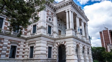 No habría marcha atrás para eliminar el tope a reelecciones de intendentes