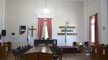 Oficialismo y oposición siguen enfrentados por los sueldos y el rol de los concejales