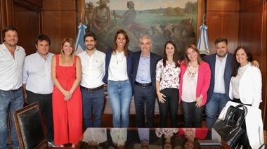 Ediles de TODOS formalizaron el pedido a Meoni por el Aeródromo y el Paso bajo a nivel