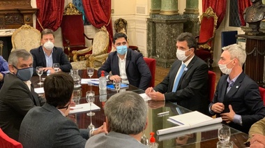 Intendentes vecinalistas con Massa y Meoni por gestiones de obras y transporte