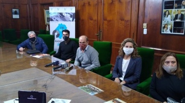 El municipio monta una radio FM pública para dar clases