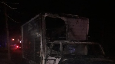 Incendiaron la camioneta de uno de los infectados con coronavirus: repudio del municipio