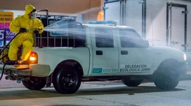 Desinfectan los locales comerciales vinculados a los casos positivos de COVID-19