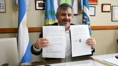 Intendentes firmaron convenio de asistencia con provincia y celebraron en las redes sociales