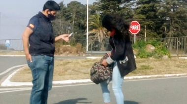 Ni en auto, ni caminando: en Leandro N. Alem controlan ingreso de peatones