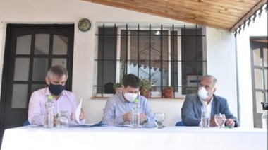 Arroyo visitó Chivilcoy y firmó convenios por más de 20 millones de pesos con el municipio