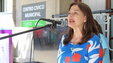 Estela Díaz pasó por Casares y dejó inaugurada la primera oficina del Ministerio de la Mujer en la cuarta