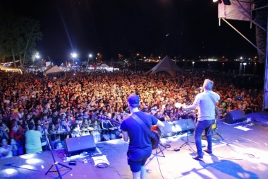 Más de 35.000 personas pasaron por la laguna por el festival "Rock and Bike"