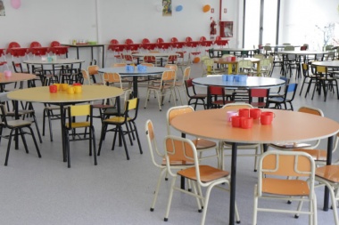 Oficializan esquema de comedores escolares: padres deberán retirar alimentos cada 15 días