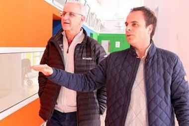 Zavatarelli adelantó el pago del aguinaldo a municipales y no descarta aumentar salarios