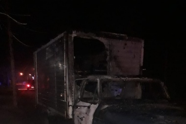 Incendiaron la camioneta de uno de los infectados con coronavirus: repudio del municipio