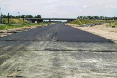 Intendentes vecinos reclaman la reanudación de obras para que la ruta 5 se convierta en autopista