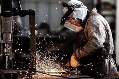 La producción metalúrgica no levanta y volvió a caer 5,2 por ciento