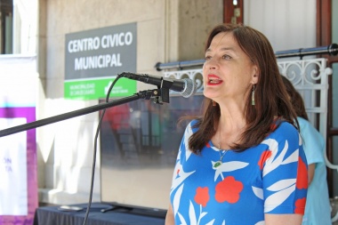 Estela Díaz pasó por Casares y dejó inaugurada la primera oficina del Ministerio de la Mujer en la cuarta