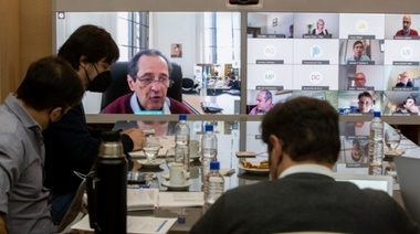 Kicillof convocó a los intendentes para este martes y se posterga cónclave de la cuarta