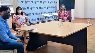 Gesto de unidad: Guzzo y Flexas trabajan juntos por la vacunación