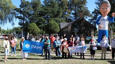 PAMI Junín entregó subsidios  a catorce centros de jubilados