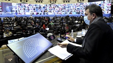 El FR presentó un proyecto para que solo paguen Ganancias quienes ganan más de $150.000