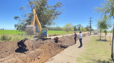 Kicillof anunció un plan de mejoras de caminos rurales para el interior
