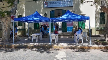 Gremios docentes estuvieron en la posta de vacunación del Colegio Industrial