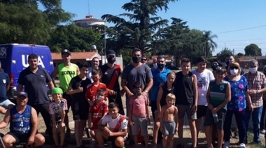 La agrupación vecinalista "Somos Junín" lanzó la inciativa "una plaza, un juego"