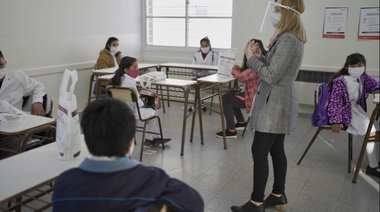 “Parecería que los contagios no se están dando en las escuelas”, advierten en Provincia