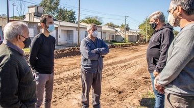 Iniciaron las obras de cordón cuneta y mejorado en Av. La Plata