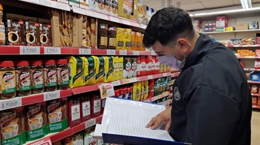 El Gobierno le pide por decreto a intendentes y gobernadores que controlen precios