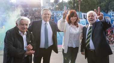 Defensa de la democracia, críticas al FMI, a los jueces y a los medios de comunicación, ejes de los discursos