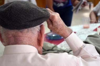 Tras la aprobación de la Sputnik V para mayores de 60 años recorren residencias geriátricas