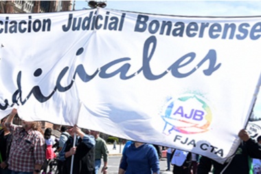 El gobernador Kicillof convocó a los judiciales para cerrar la paritaria 2020