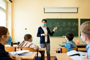 Escuelas privadas buscan reiniciar las clases con “todos los chicos en las aulas”