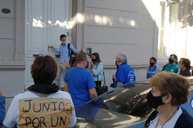 Municipales de Junín reafirmaron la protesta con Petrecca en el centro de las críticas