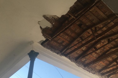 FdT mostró caída de techos en la Escuela N° 1 y cuestionó "ahorro municipal" del Fondo Educativo