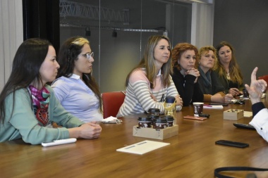 Mujeres radicales muestran volumen y definen estrategias de cara al 14 de noviembre