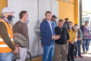 Otro intendente del FdT anunció bono y aumento salarial a municipales