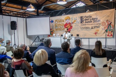 Petrecca y Tamarit pusieron en marcha la Feria del Libro 2021
