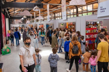 Cientos de personas disfrutaron de la segunda jornada de la Feria del Libro en Junín