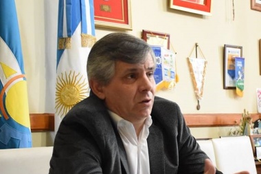 Britos respondió a Hernán Lombardi y lo desafió a avanzar en reformas políticas