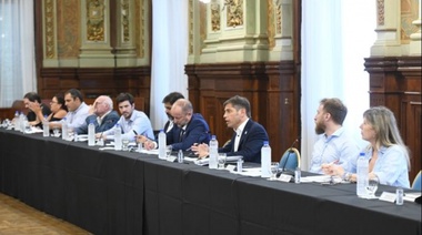 Kicillof se reunió con legisladores por la agenda 2022