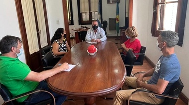 Battaglia recibió a consejeros escolares del distrito