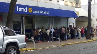 Desde el lunes, los bancos regresan a su horario habitual en toda la Provincia