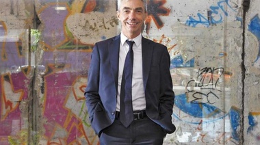 Muestra de fotos en la plaza 9 de Julio para recordar a Mario Meoni