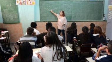 Según informe, de 10 alumnos que inician el secundario solo 4 terminan