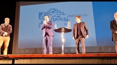 Kicillof y Reynoso entregaron escrituras en Rivadavia